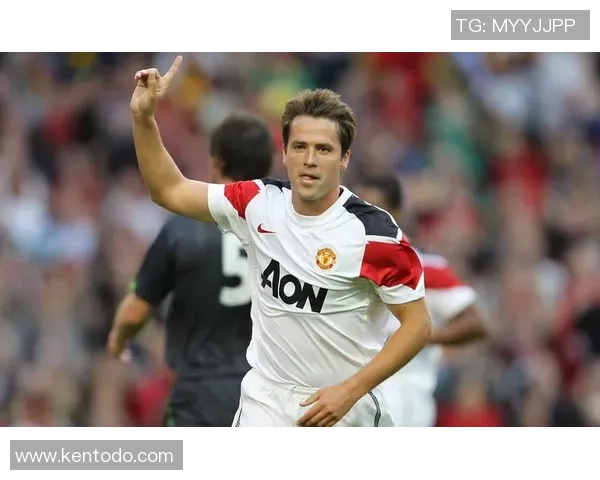 足球明星肌肉魅力大揭秘超燃照片展现力量与激情